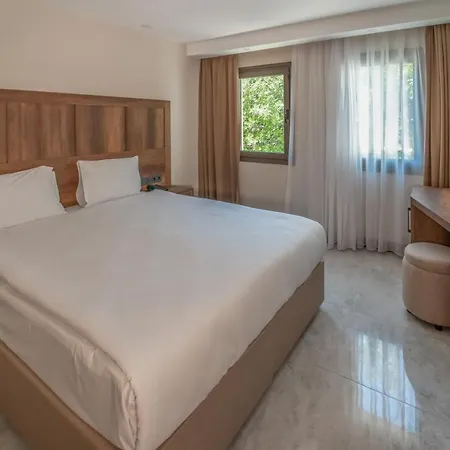 Torba Buk Hotel 3*